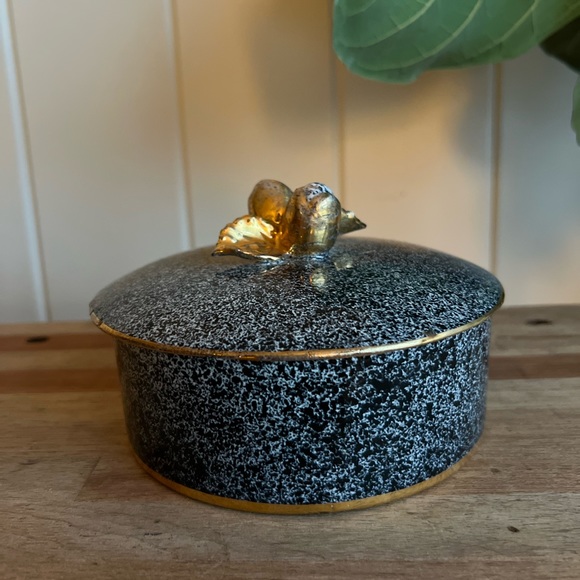 Navy blue/black and white speckled with gold rosebud handle in Gold gilt - Picture 1 of 6